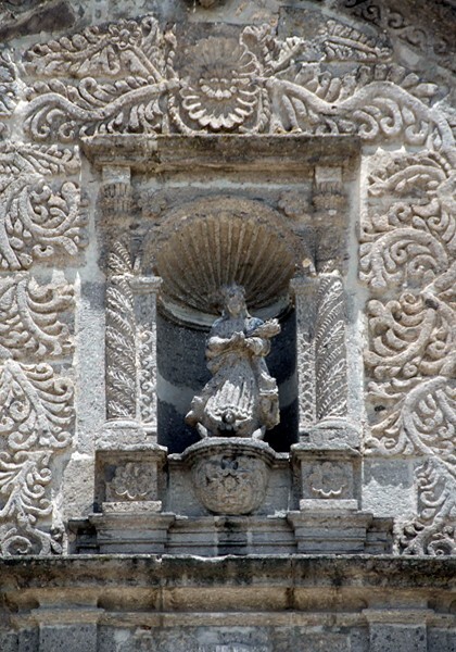Façade gable, Mary Magdalene - La Magdalena
