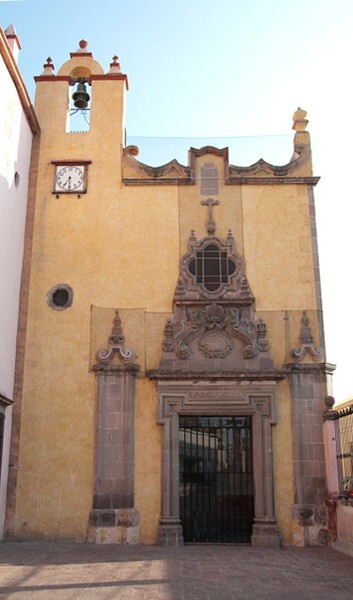 Façade & espadaña - Colegio de San Ignacio
