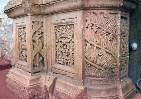 15_Huaquechula, Puebla, San Martín, main portal, left door jamb, base - San Martín, façade, posa chapel & atrial cross