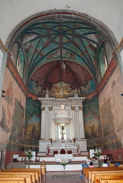 Sanctuary & triumphal arch - Façade, nave & sanctuary