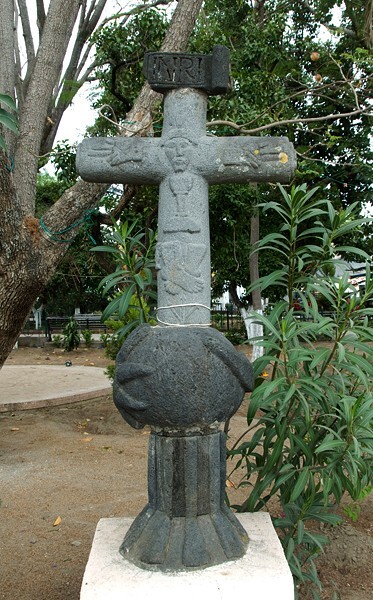 Atrial cross & base - San Martín, façade, posa chapel & atrial cross