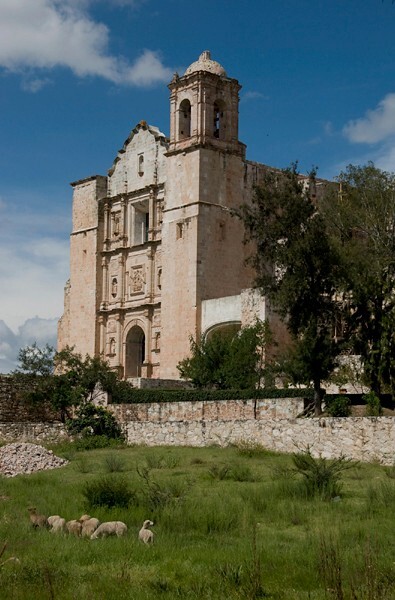 Façade & bell-tower - Façade & Capilla Abierta