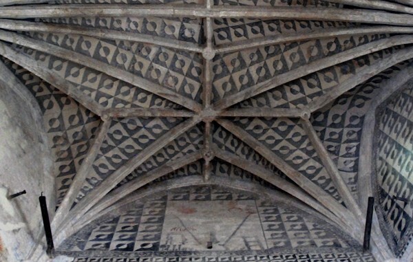 Dzidzantún, Yucatán, Sta Clara de Asís, apse rib vault & Calvary mural - Yucatán