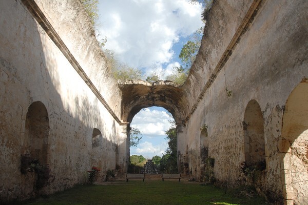San Francisco, nave & apse - Kikil, Yucatán