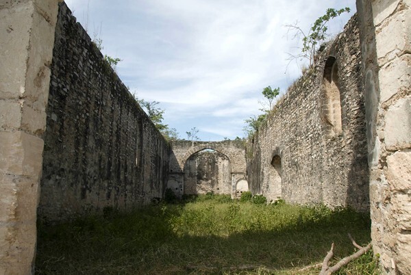San José, nave & sanctuary - Coneta, Chiapas