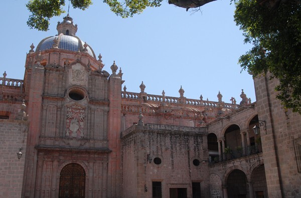 La Transfiguración de Christo, W portal & La Mitra - La Transfiguración de Cristo