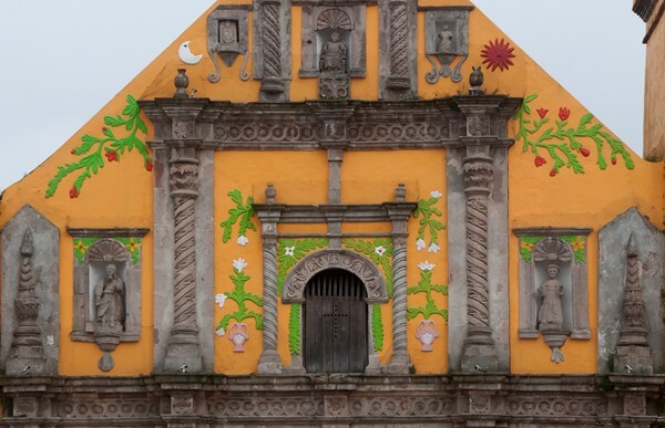 San Mateo, façade, choir loft window & sculpture niches - Chignautla, Puebla