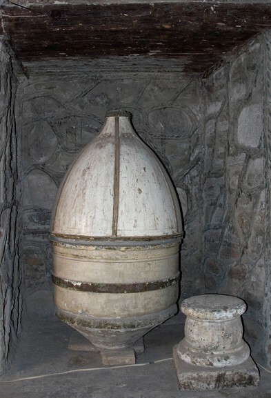 Cloister, baptismal font - San Antonio de Padua