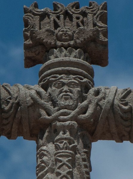 Façade roof cross, head & face of Christ - San Francisco, façade, roof cross, cloister