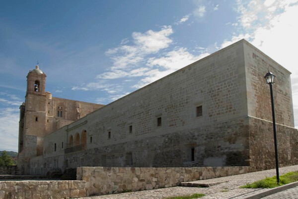 Church & novitiate portico - Santo Domingo (exterior)