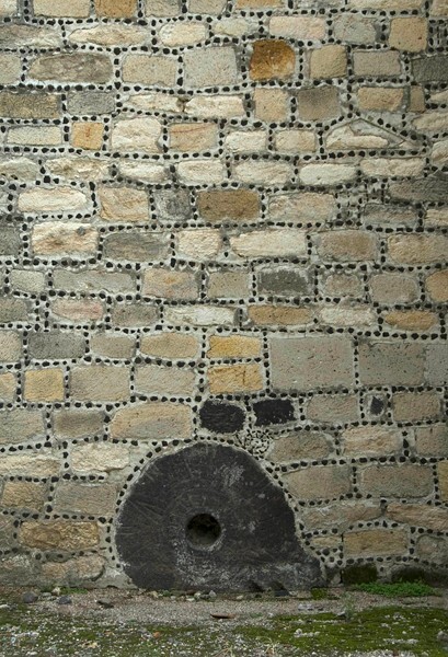 Convento wall, prehispanic game marker - San Martín, nave, cloister & convento