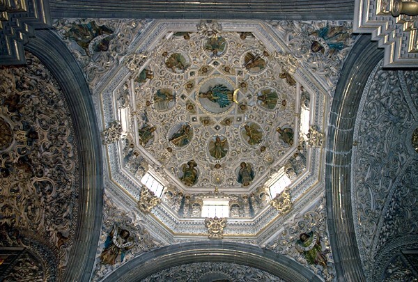 Cupola & pendentives - Cupola, sanctuary, transepts & sotocoro
