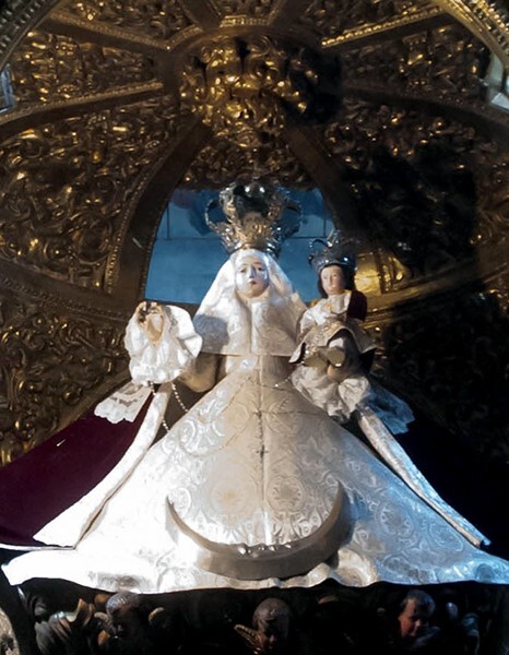 Sanctuary baldachin, Our Lady of the Rosary, closeup - Capilla del Rosario