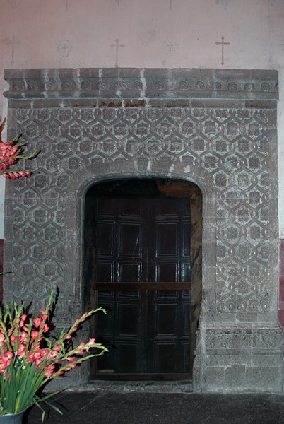 San Miguel Arcángel, sacristy door - San Miguel Arcángel, nave & high altar