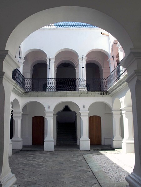 Patio - Colegio de las Doncellas de Nuestra Señora de la Presentación