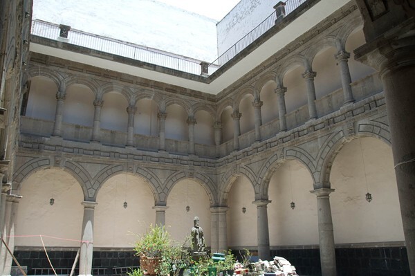 Cloister - San Agustín