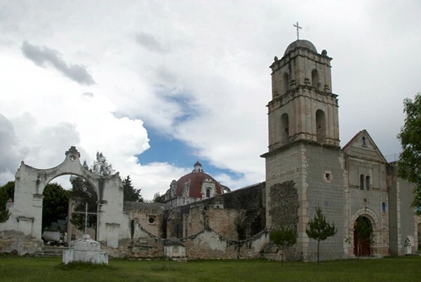 Façade & N atrial gate - Santiago Apóstol