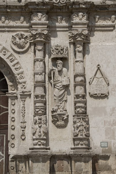 Façade, lower tier intercolumniation (right) - San Pablo, façade, portería & convento