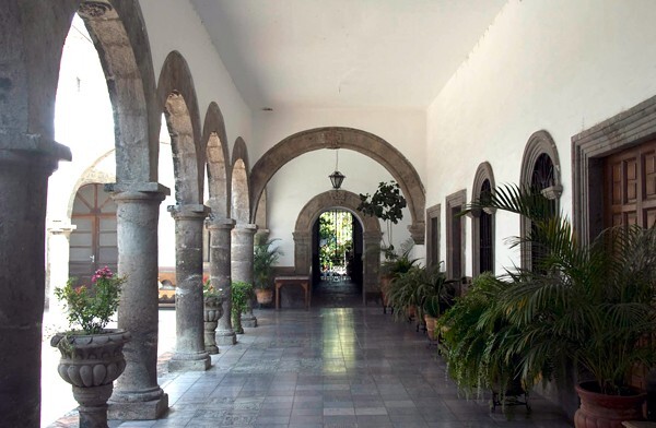 Cloister walk - La Magdalena