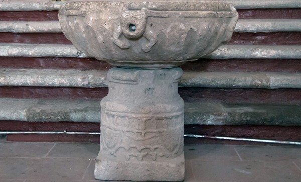 Chancel, baptismal font - San Andrés, façade, capilla abierta, portería, posas, atrial cross & nave