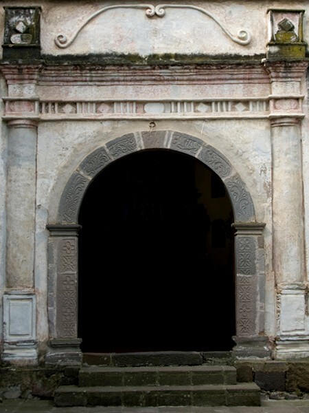 Façade portal - SS Pedro y Pablo, Tercera Orden