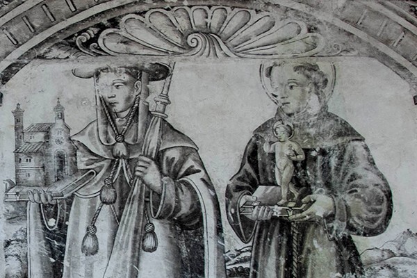 W wall mural, SS Bonaventure & Anthony, detail - San Miguel Arcángel, sala de profundis murals