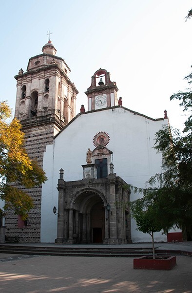 Façade & bell-tower - San Juan Bautista