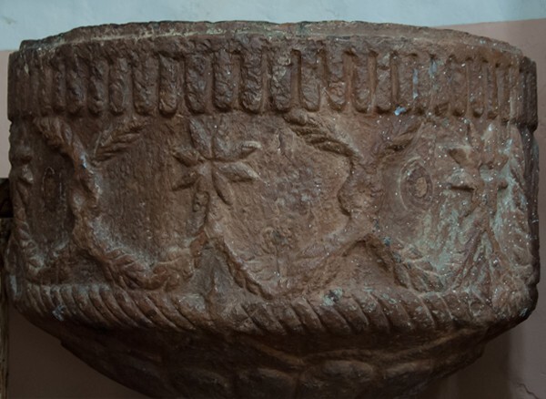 Baptismal font - San Pedro Apóstol