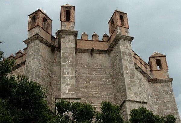 Apse crenellation & turrets - San José