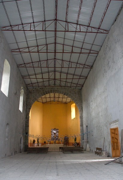 Nave & chancel arch - Los Santos Reyes