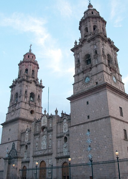 La Transfiguración de Christo, bell-towers & façade - La Transfiguración de Cristo