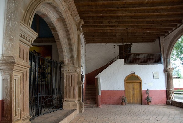 Portería & capilla abierta - La Asunción de Nuestra Señora