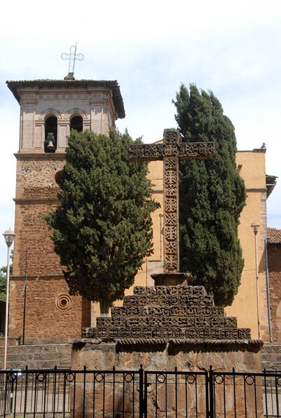 Atrial cross, back, with church façade - Atrial cross