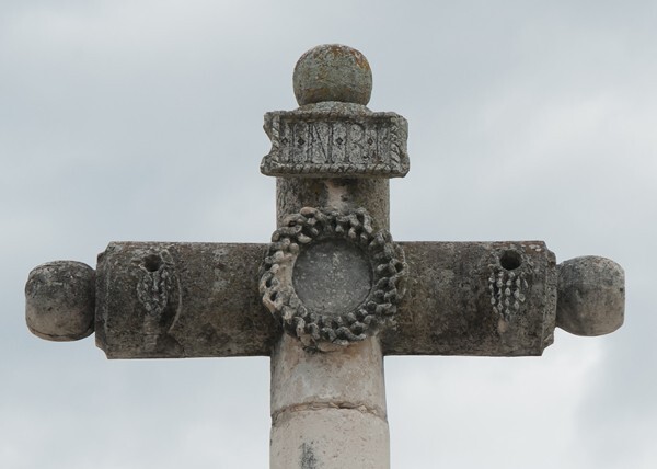 Atrial cross, front crossing - Façade, exterior buttressing, lateral portal, open & posa chapels, atrio & cross