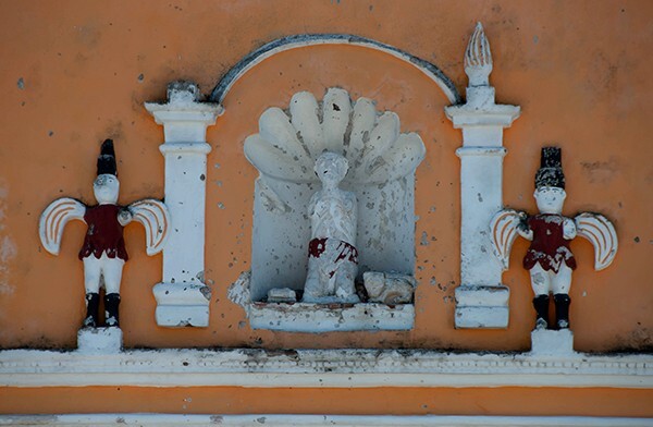 San Gerónimo, façade gable sculpture niche of St. Jerome - Coyula, Puebla