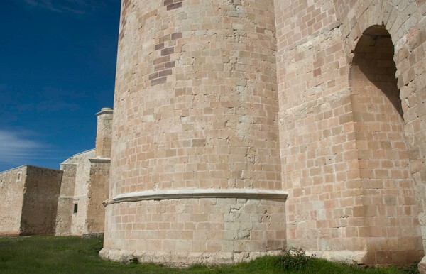 Apse & buttressing - Santo Domingo (exterior)