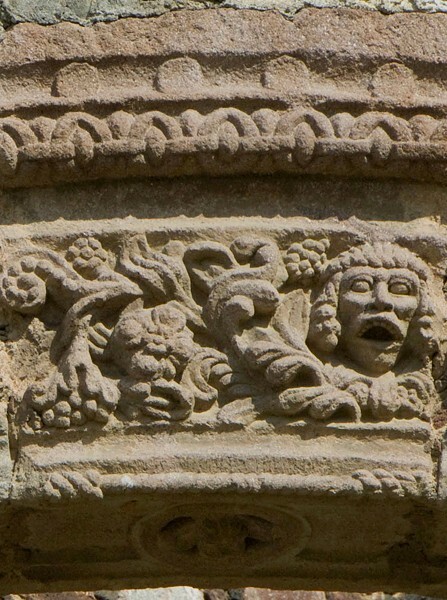Portería, far-left arch voussoir - San Luis Obispo, capilla abierta