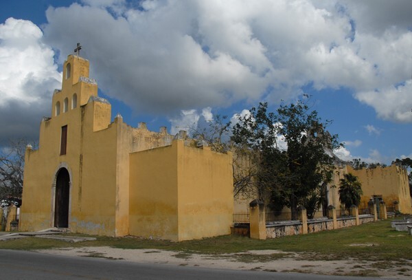 Santiago, façade - Chicxulub Pueblo, Yucatán