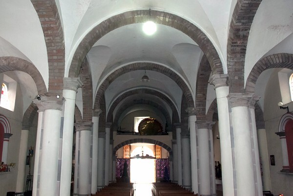 Basilica naves & choir - San Andrés