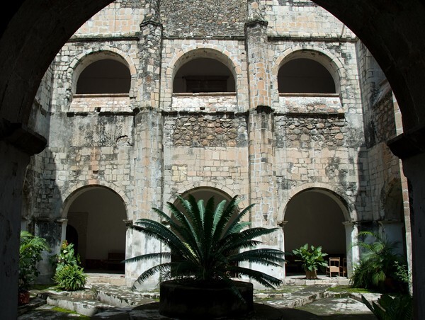 Cloister - San Agustín