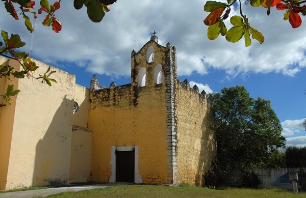 San Bernardino de Sena, sacristy portal & espadaña - Tetiz, Yucatán