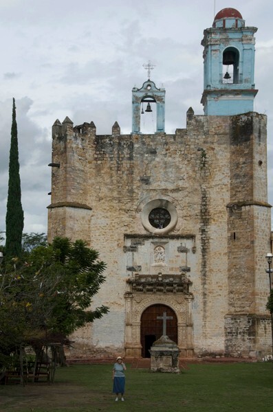 Façade - San Martín, façade, posa chapel & atrial cross