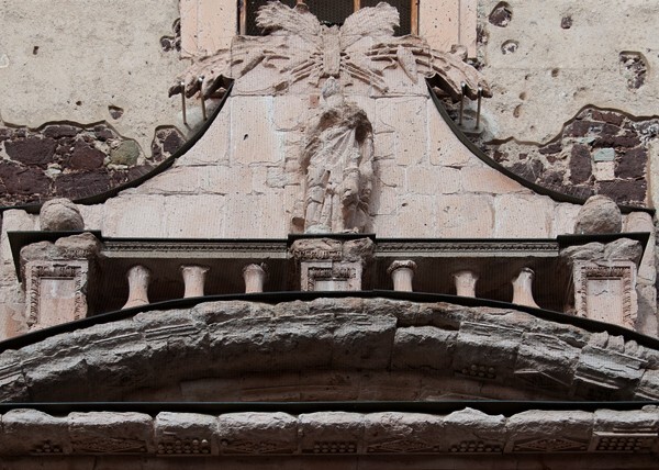 Alhóndiga de Granaditas, N portal entablature - Guanajuato, Guanajuato