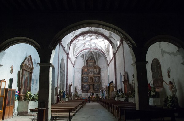Nave - San Juan Bautista, nave & altars