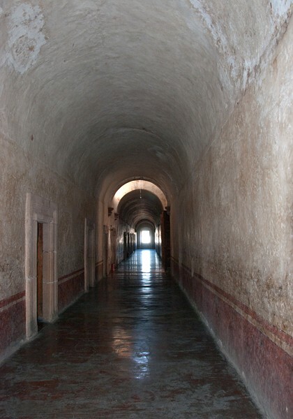 Convento - San Pablo, nave, sacristy & cloister