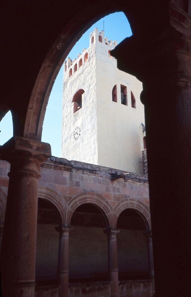 Cloister & Moorish bell-tower - San Nicolás de Tolentino, cloister & stairwell murals
