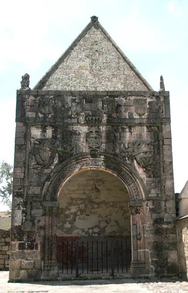 Huejotzingo, Puebla, San Miguel Arcángel, SW posa, North façade - San Miguel Arcángel, capilla posas