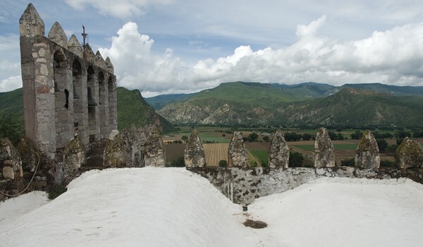 San Juan Bautista, espadaña & roof merlons - Atzolcintla, Hidalgo