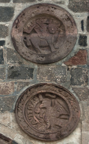 San Andrés, SE posa, W façade, evangelist tetramoph (right) - San Andrés, Southeast posa chapel