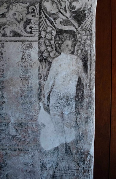 Lower cloister walk mural, angel - San Andrés, cloister with murals